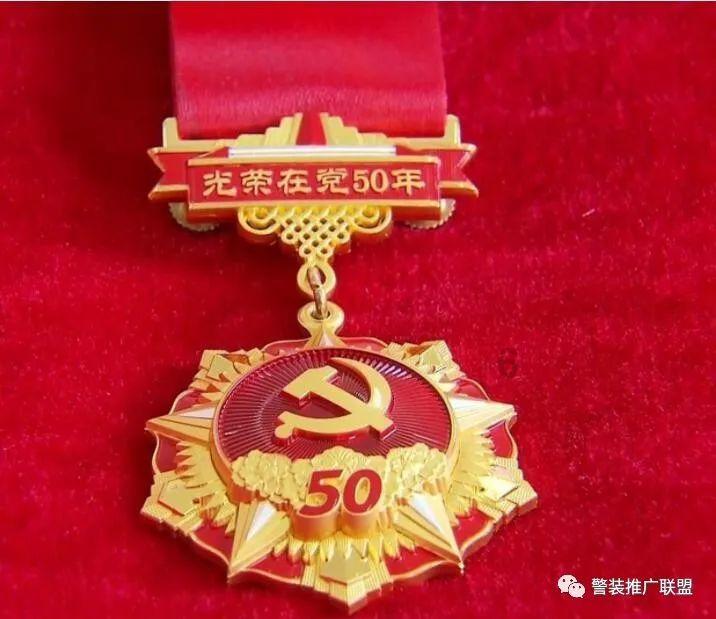 迷失在街头的男孩